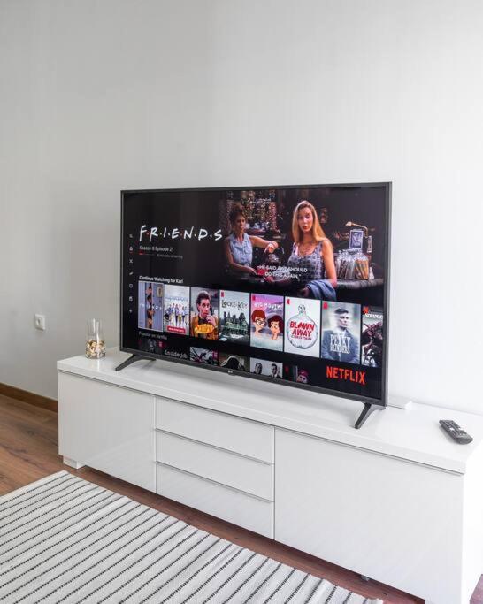 Modernised Athenian Apartment /W 2Br & 2Ba Bagian luar foto