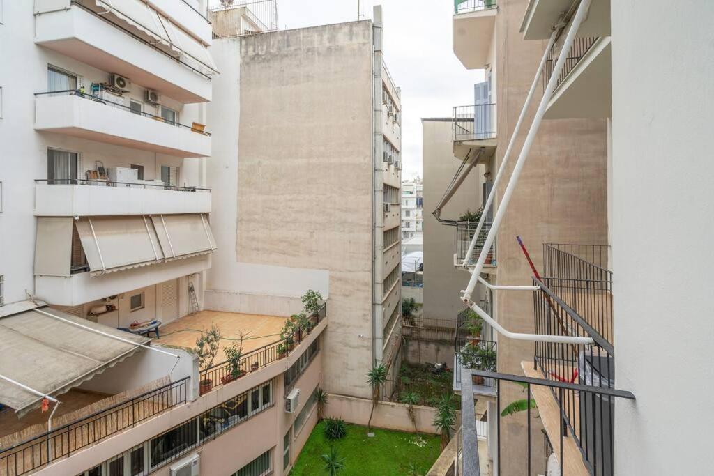 Modernised Athenian Apartment /W 2Br & 2Ba Bagian luar foto